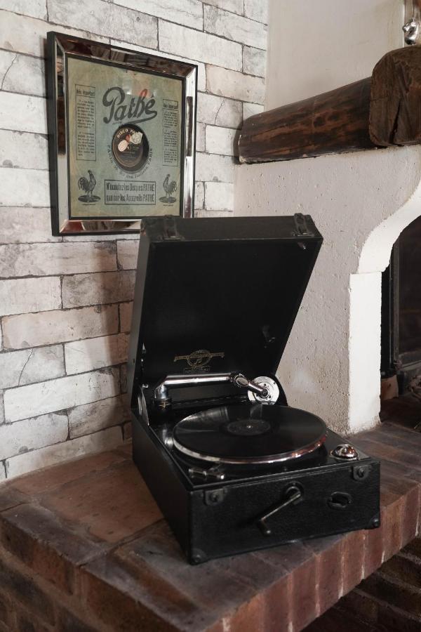 Maison de charme, d'artiste, décoration brocante Aigrefeuille-dʼAunis Esterno foto